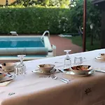 La Rosa Bed & Breakfast 4*