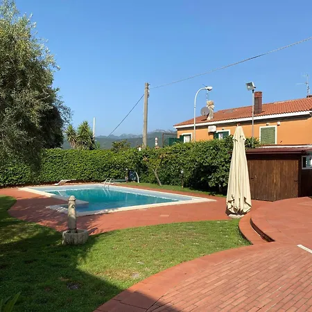 La Rosa Frühstückspension 4*