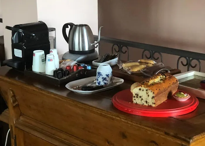 Alojamento de Acomodação e Pequeno-almoço La Rosa 4*