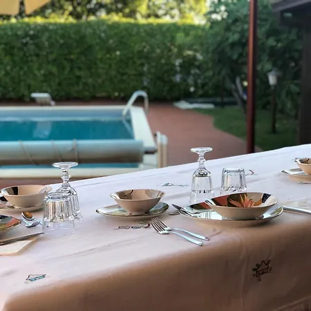 La Rosa Panzió 4*